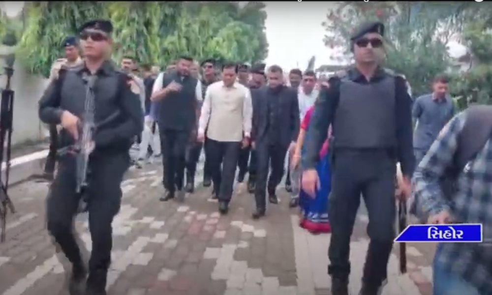 Union Minister Sabananda Sonowal visited Awad Kripa Company near Nawagam.