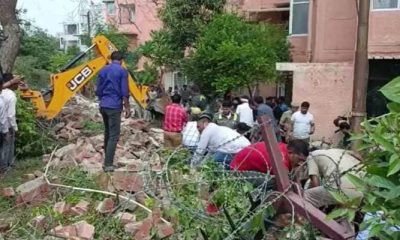 noida-sector-21-wall-collapse-4-people-died-and-start-rescue-operation-for-injured