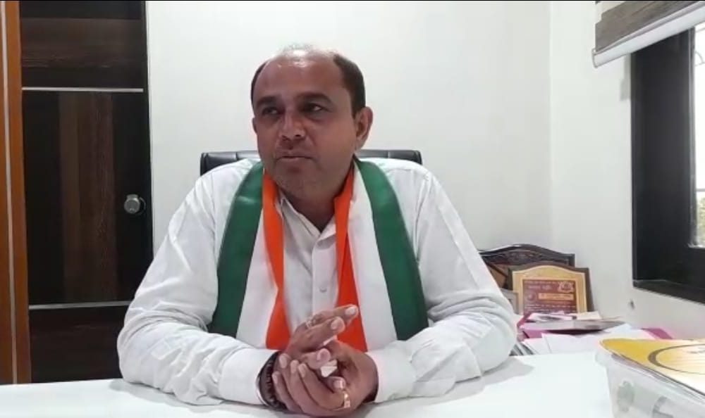 Sihore City Congress President and District Spokesperson Jaideep Singh said that the government should urgently consider the issue of police grade pay.