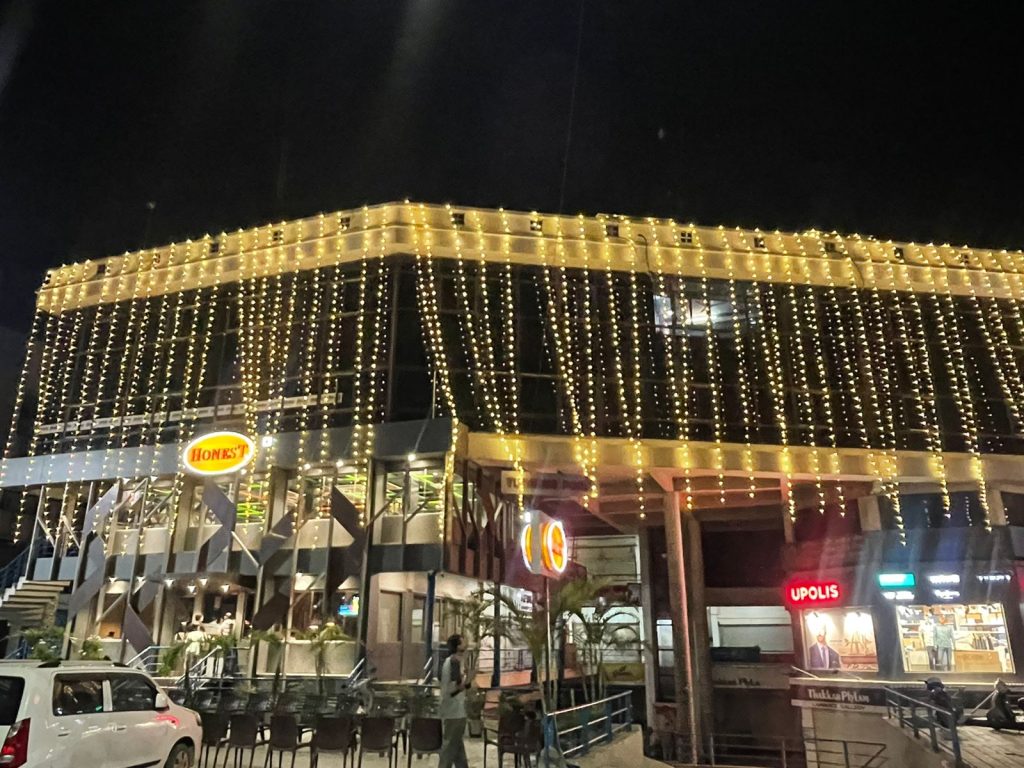 on-thursday-lights-were-lit-to-welcome-narendra-modi-in-bhavnagar