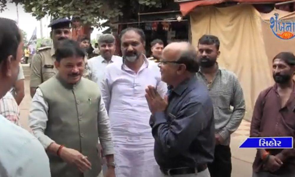 Union Communications Minister Shri Devusinh Chauhan arrived at Rajpara Khodiyar Mandir to perform Dashan.