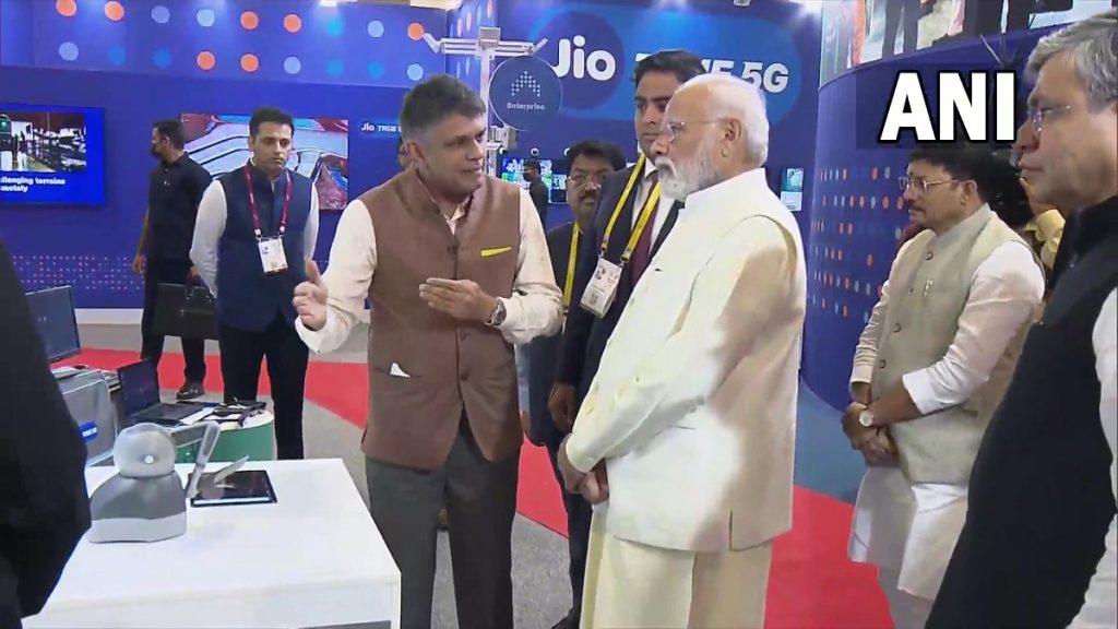 pm-modi-launched-5g-service-in-india-and-said-india-has-become-aatmanirbhar-in-the-technical-sector