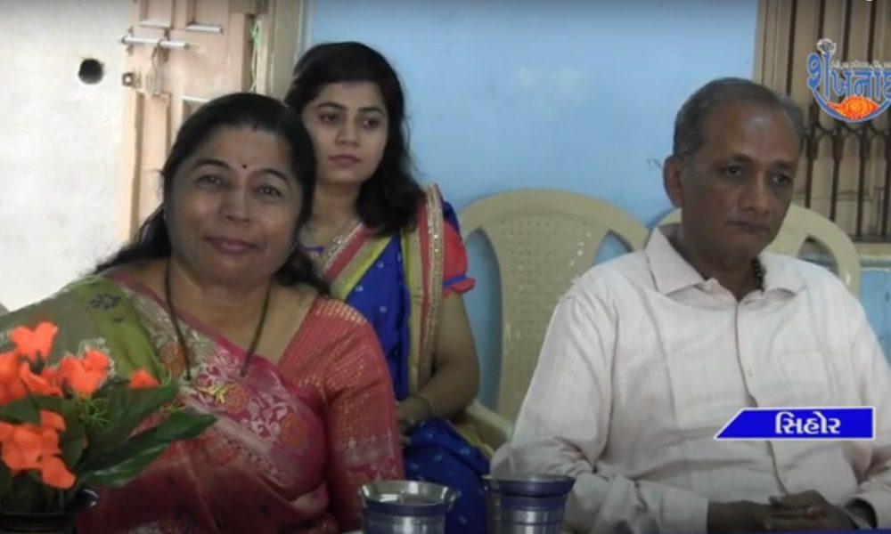 Rekhaben Pathak, a teacher of JJ Mehta Girls High School, Sihore bids a tearful farewell.