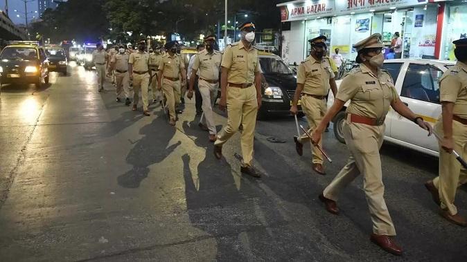 'Bombs have been fitted in many places in Mumbai', police on alert after phone threat!