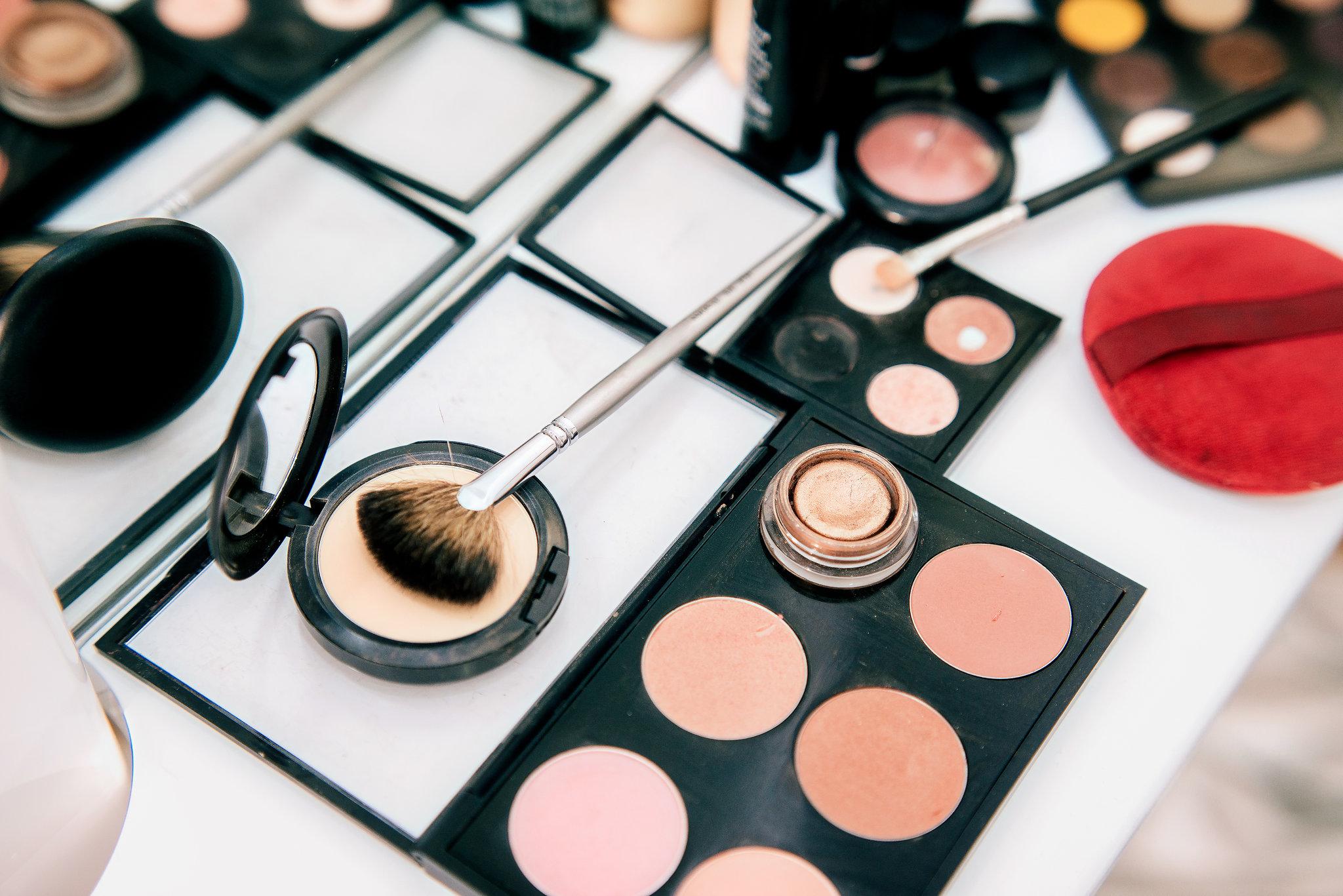 in-your-makeup-kit-these-5-things-can-be-a-threat-to-your-health