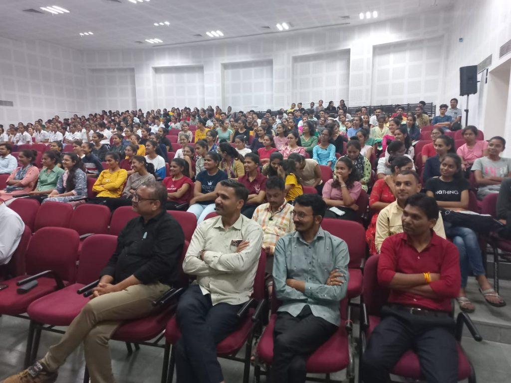 cybercrime-police-station-organized-cybercrime-awareness-program-in-government-medical-college-and-nursing-college-bhavnagar