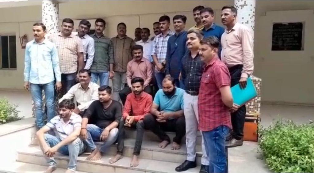 5 nabbed with 6951 Jalinot of rate 2000 from Bhavnagar, 3 absconding