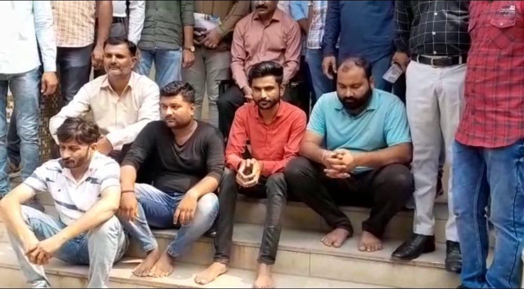 5 nabbed with 6951 Jalinot of rate 2000 from Bhavnagar, 3 absconding