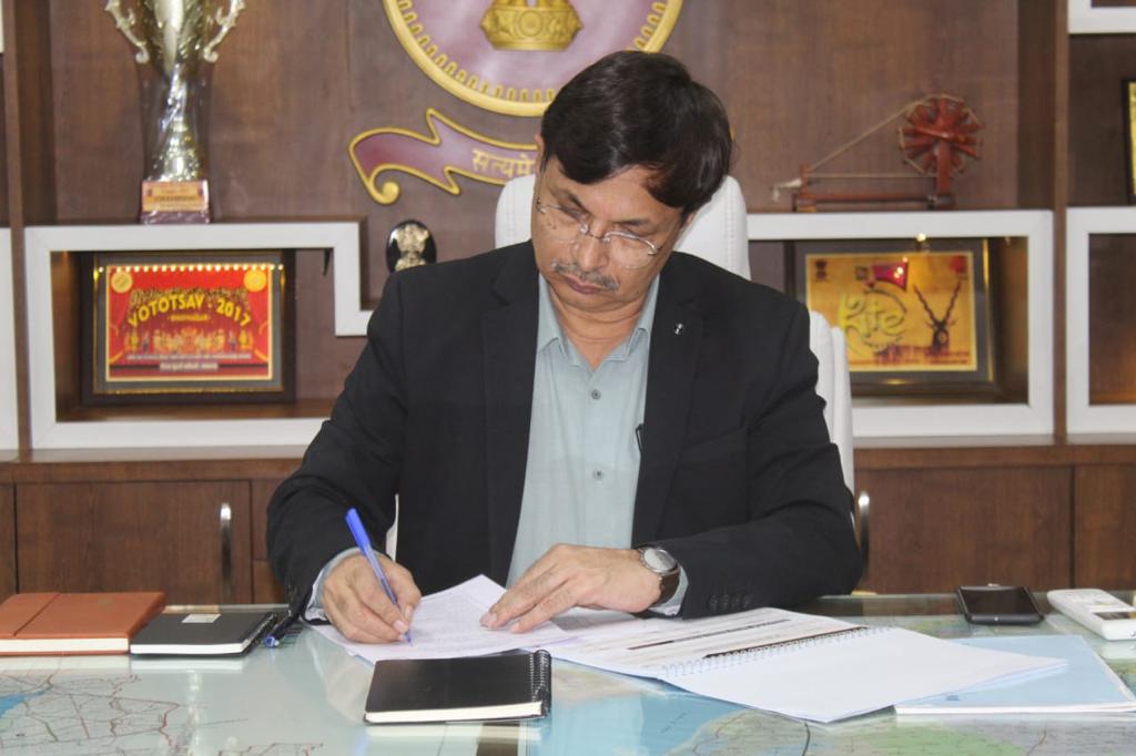 ramesh-merja-taking-charge-as-bhavnagar-collector