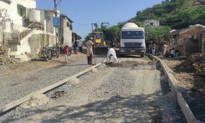 Due to the road work, traffic was stopped from Tana Chowk of Sihore to Surka Darwaza Lilapir.