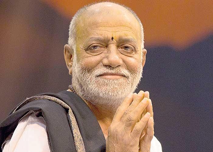 moraribapu-paid-tribute-to-the-daughters-of-bhavnagar-and-others-who-died-in-the-helicopter-crash-in-kedarnath