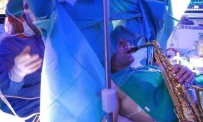in-italy-during-9-hour-brain-surgery-patient-plays-saxophone