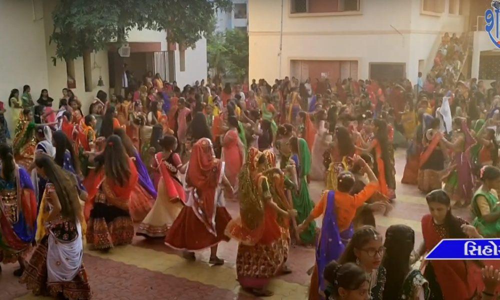 A grand Raas Garba was held at JJ Mehta Girls School run by Sehore Education Society.
