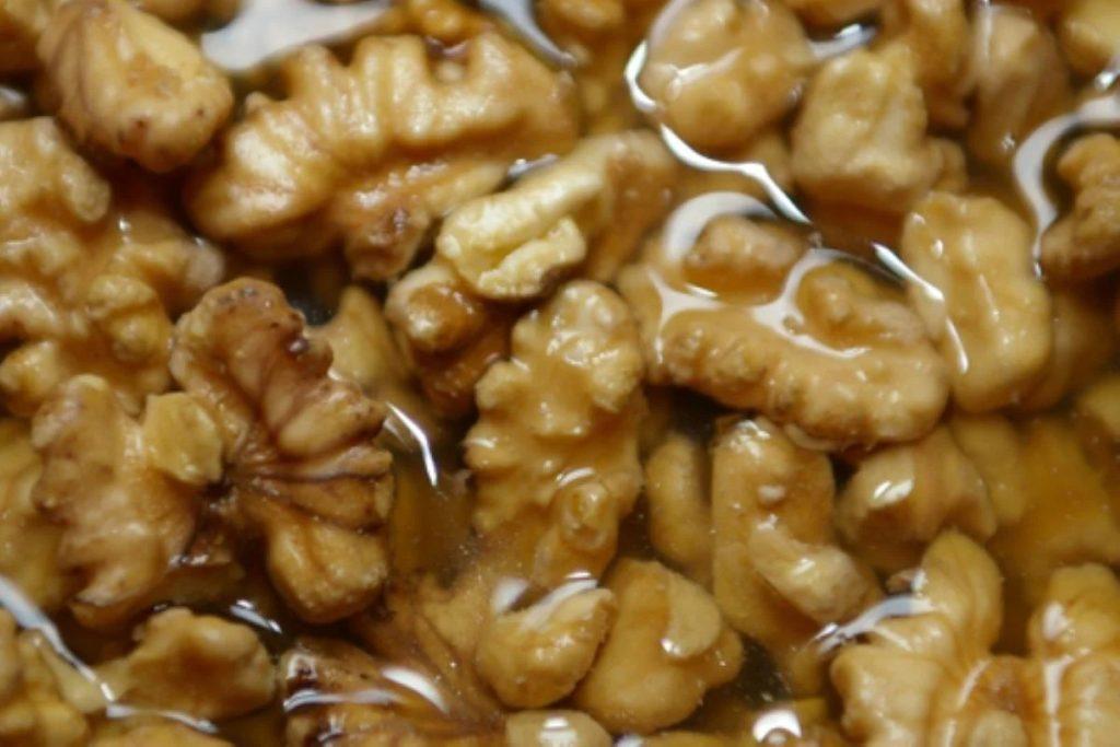 benefits-and-side-effects-of-soaked-walnuts