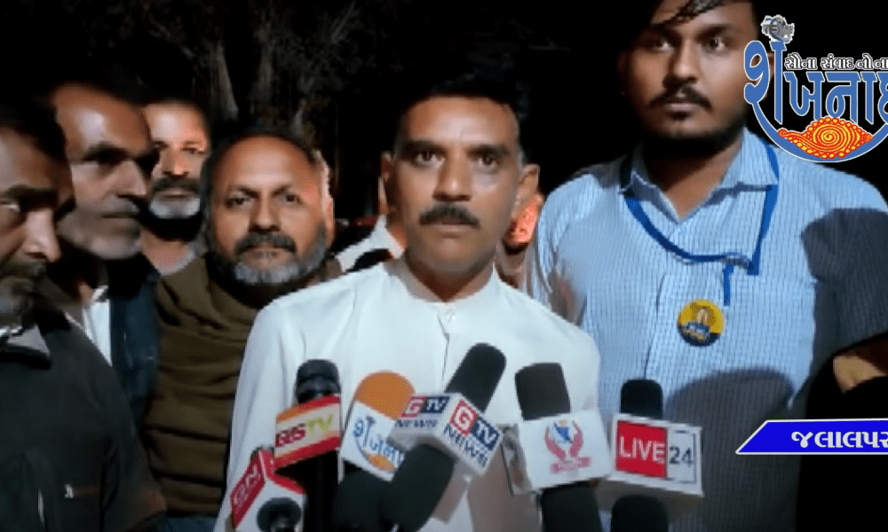 Rajya Sabha MP Shaktisinh Gohil held a meeting in support of the Congress candidate at Dhola Junction.