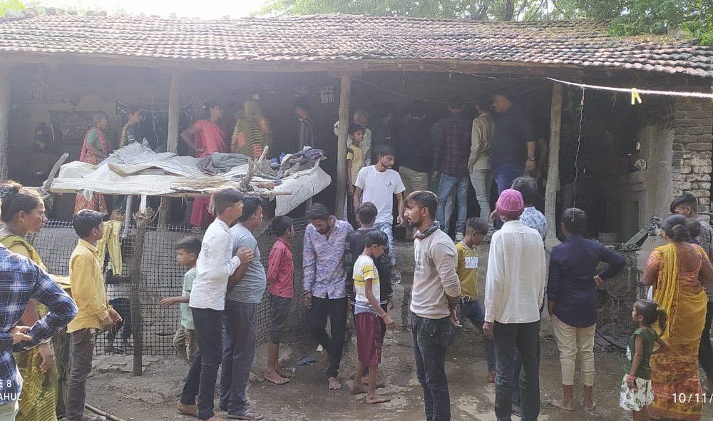 A fire broke out after a cooking gas cylinder leaked in a residential house in Khadia area of Nawa Gundala Colony of Sihore.
