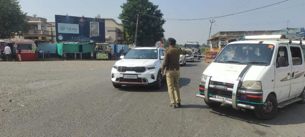 round-the-clock-checking-by-the-police-at-the-check-post-at-songadh-in-sihore-police-and-election-officials-are-in-trouble