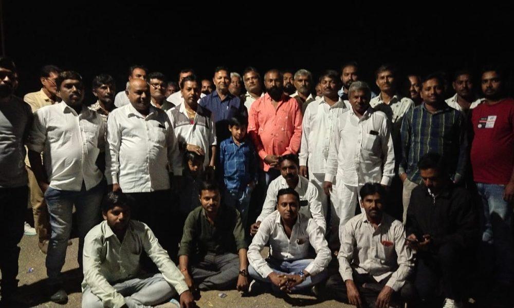 A meeting of the Chuvaliya Koli Samaj was held at night at Sihore ; The society was upset by not allotting a single ticket