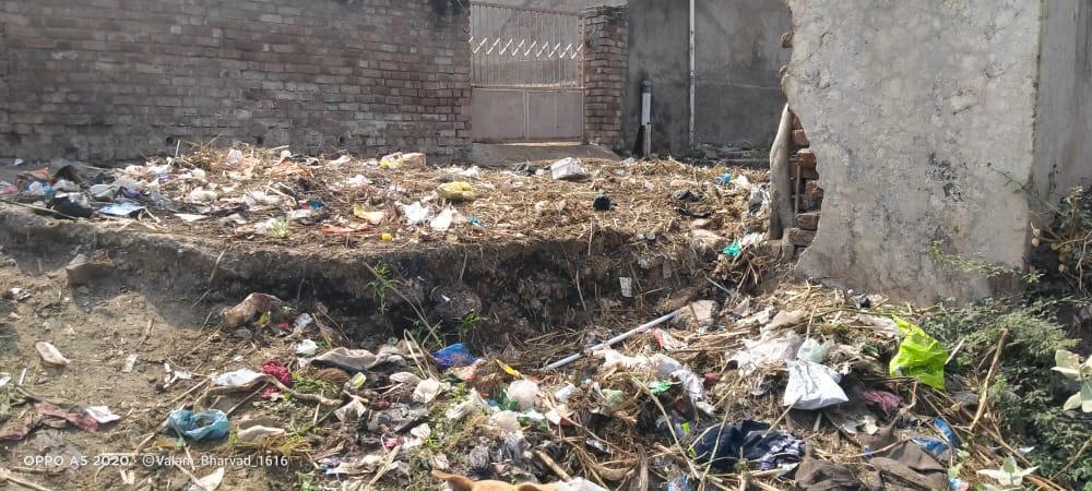 Epidemic scare due to garbage heaps in many areas of Sihore