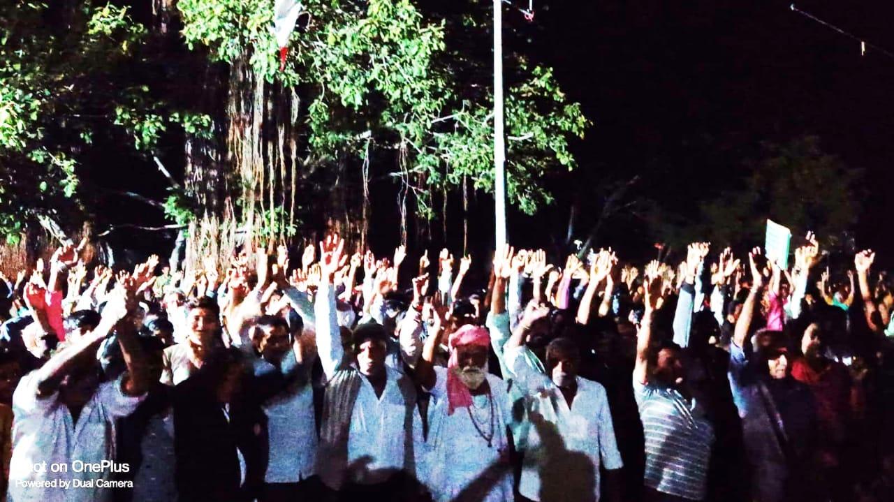 Nagare Gha of Dhondsar village in Sihore; In the presence of Baladdev Mataji and Shivananda Bapu took an oath that not a single member of the village would vote