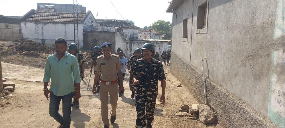 In the police action regarding the election; Flagmarch foot patrol in rural areas of Sihore 
