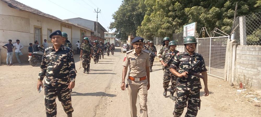 In the police action regarding the election; Flagmarch foot patrol in rural areas of Sihore