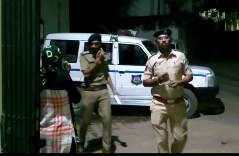 In Panchwada area of Sihore, two people were injured in a vehicle overtaking incident last night