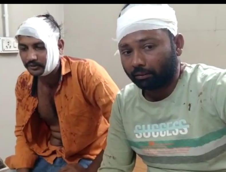 In Panchwada area of Sihore, two people were injured in a vehicle overtaking incident last night
