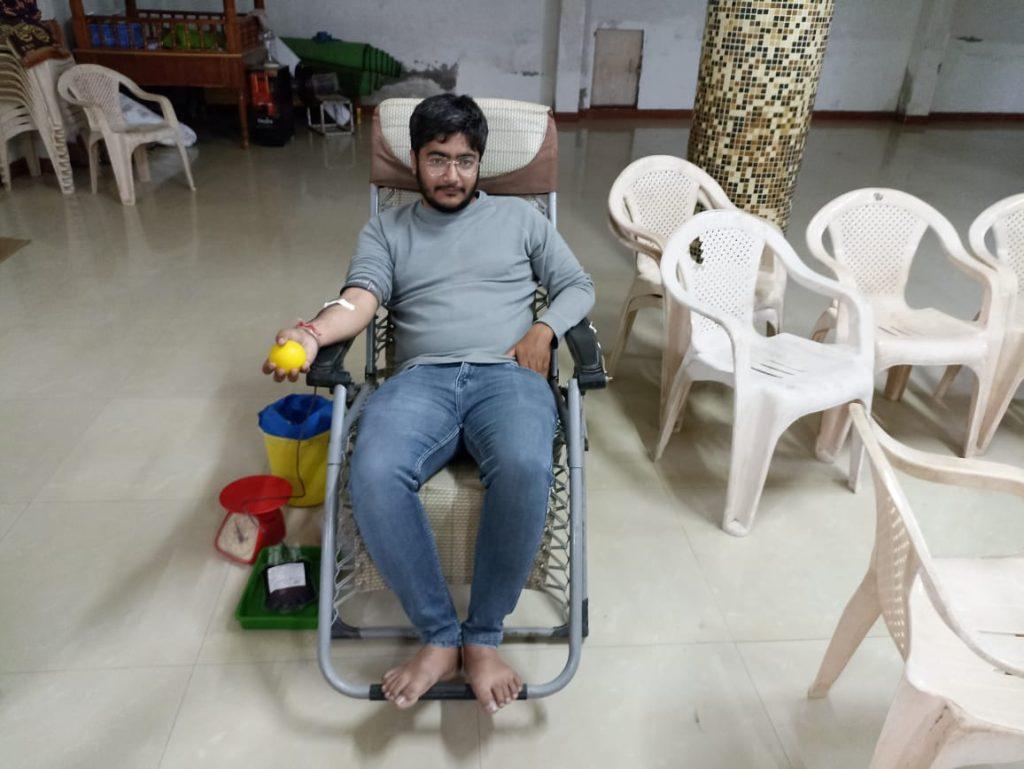 Blood Donation Mahadan: A Blood Donation Camp was held at Guru Nanak Hall, Sihore Sindhi Colony