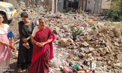 Sihore Ganapule near Mahila Mandal in such a condition that he would tear his head; A musty area