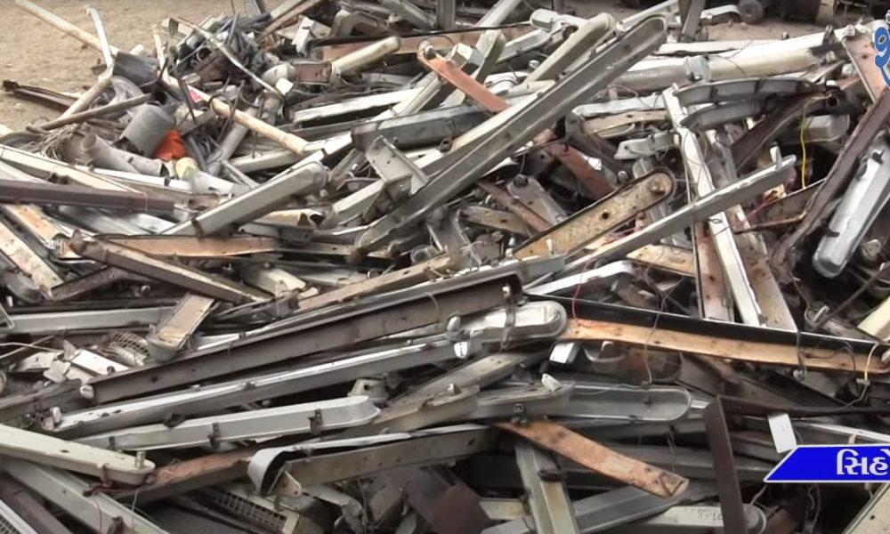vehicles-and-scraps-were-auctioned-by-sehore-municipality-at-the-town-hall