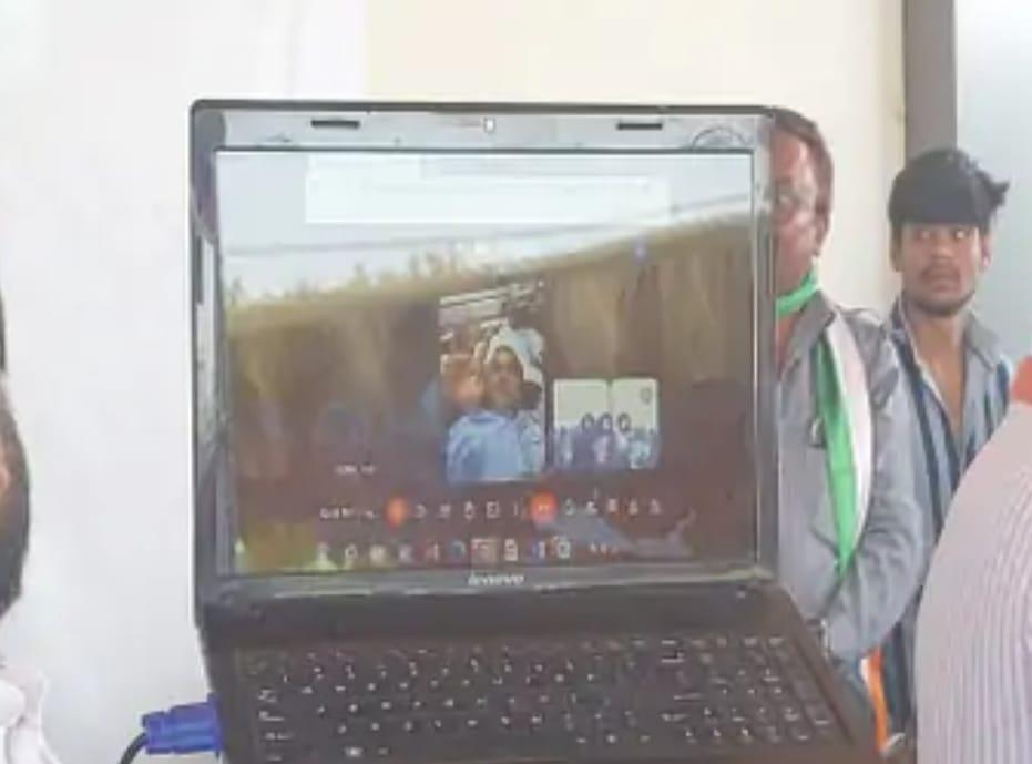 Revatsinh Gohil, the Congress candidate from Bhavnagar Gramya, made a video call from the hospital bed and raised the passion of the workers.