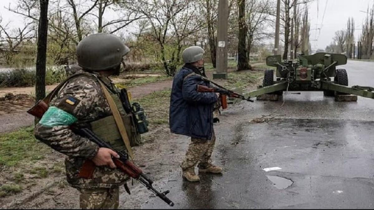 Concerned about the possibility of a nuclear attack, America is holding secret talks to convince Russia