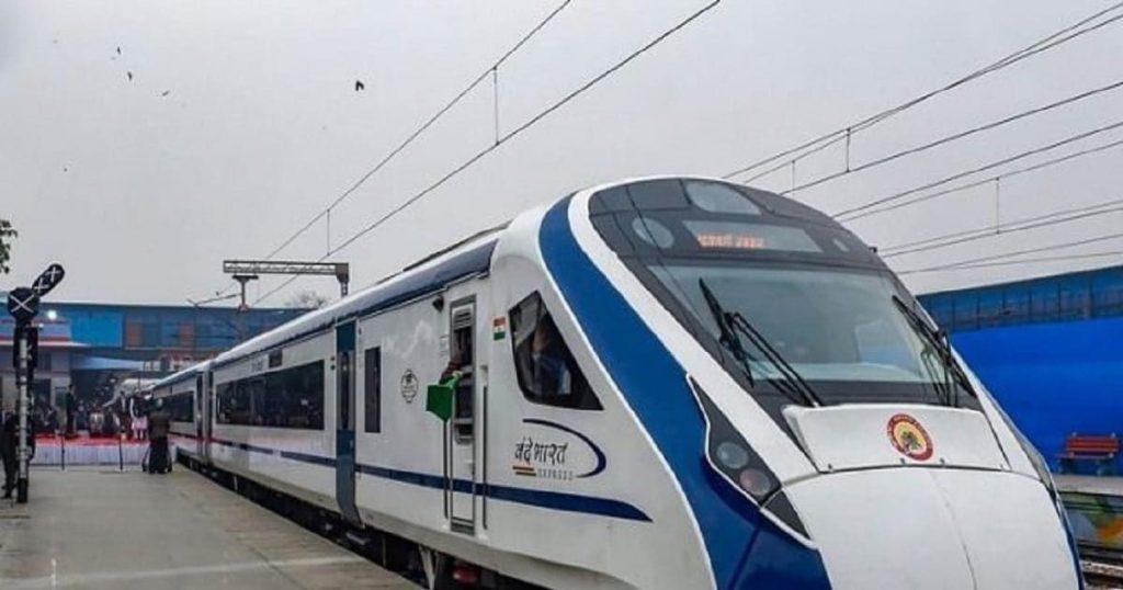 PM Modi's gift to West Bengal, green flag given to Vande Bharat Express after Mata Heeraba's cremation