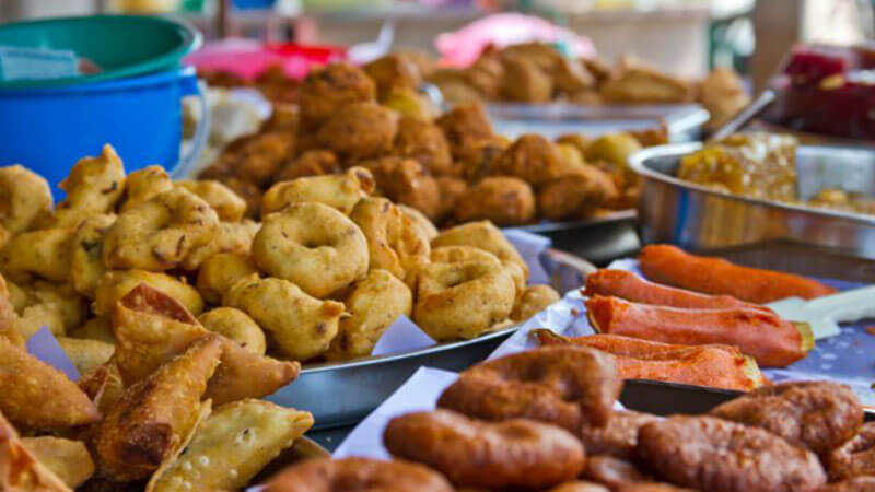 Street Foods: These are the most famous and delicious street foods of India