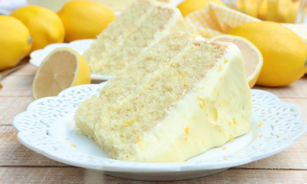 Feed the kids on Christmas with a tasty lemon cake, easy to make