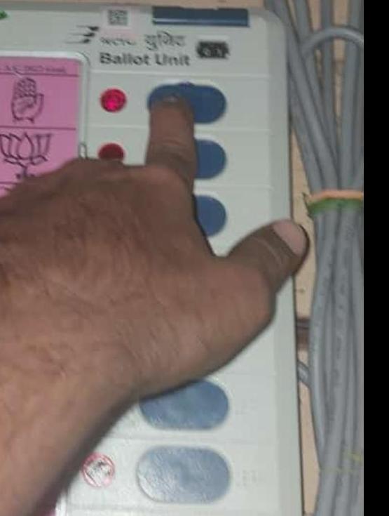 Sihor; The rules were flouted: Voters went inside the polling station with mobile phones and took a video!