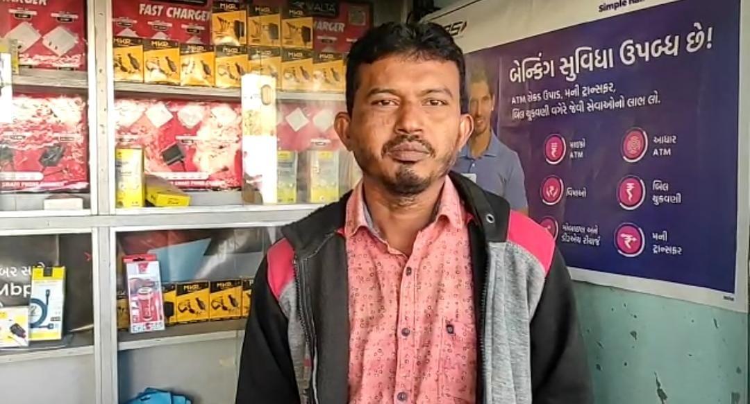 Another theft incident in Sihore, cabin broken near animal hospital; Theft of mobiles and cash