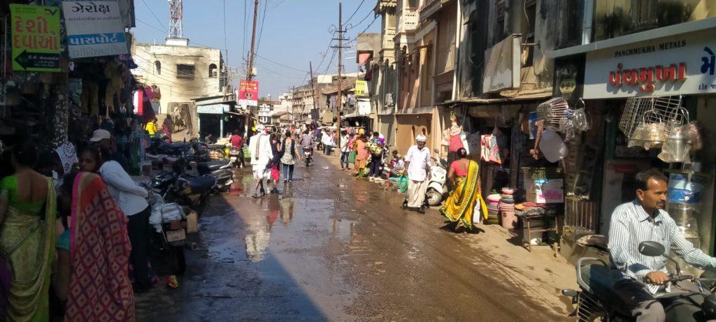 sewage-overflowing-in-the-main-bazaar-of-sihore-sparked-public-outrage