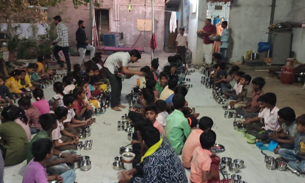 A batuk meal was organized at Sihore Swaminarayan Seva Kendra