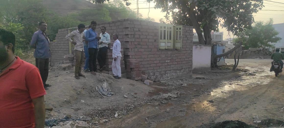 Widespread pressure on government land of Sihore Municipality - Illegal construction near Hanumandhara - Tantra reached