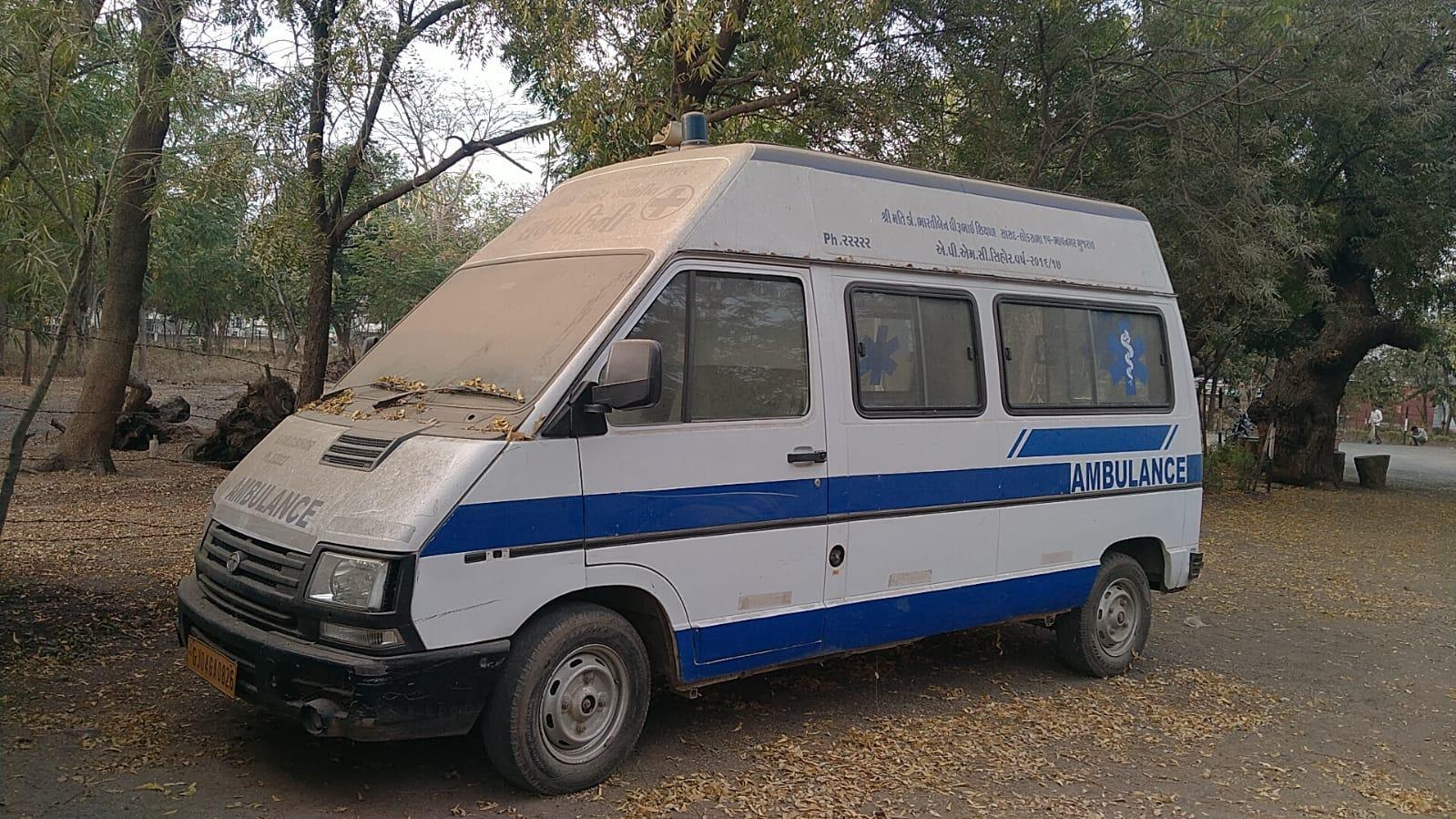 as-the-ambulance-run-by-the-sihore-khatiwadi-produt-bazar-samiti-is-closed-the-patients-are-left-unharmed