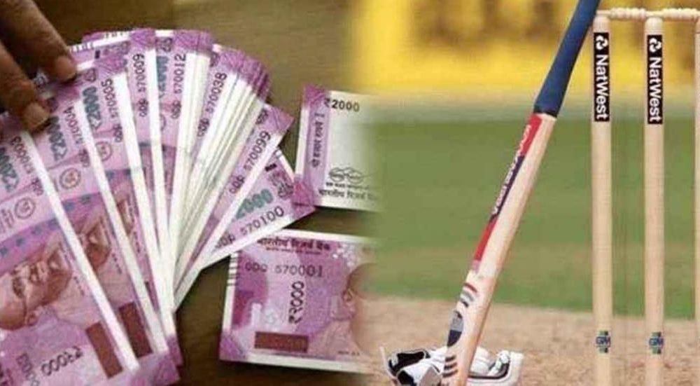 Four men from Sehore caught gambling on cricket matches; One Absconder : 25500 seized in issue