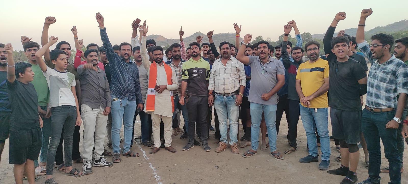 pathan-film-controversy-pathan-film-protested-by-district-vishwa-hindu-parishad-bajrang-dal-at-sihore-request-not-to-show-the-movie