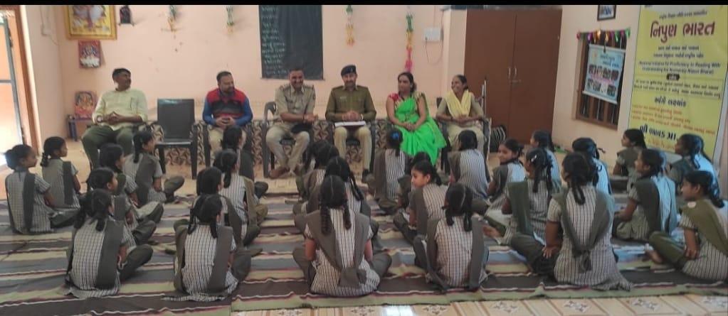 a-new-experiment-of-sehore-police-a-seminar-was-held-to-create-awareness-about-sexual-harassment