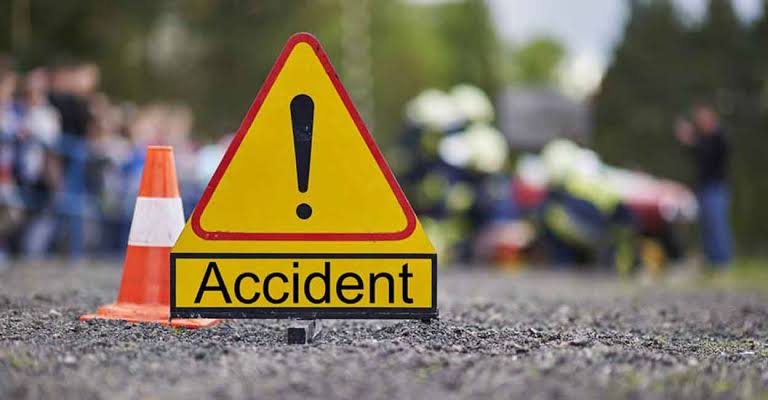 1 died in a crane and bullet accident near Navagam Road in Sihore Bhavnagar