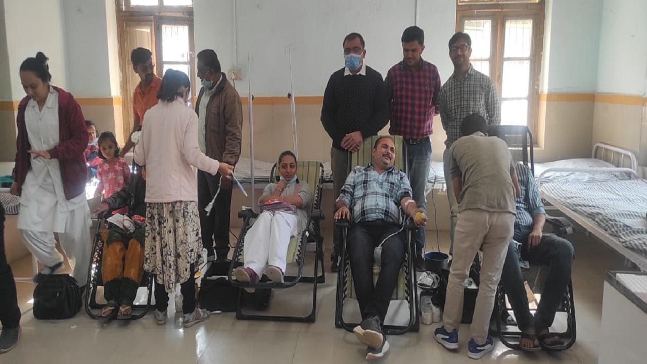 Blood Donation Camp held at Govt Hospital, Sihore; People benefited in large numbers