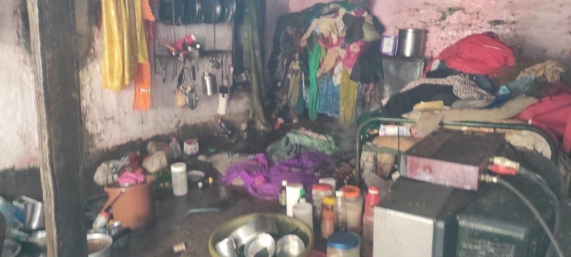 A fire incident in a residential house of a working family in Kansara Bazar area of Sihore; A loss of over half a lakh