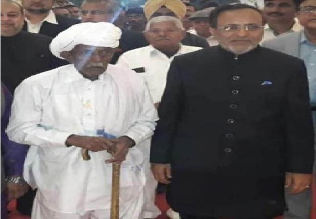 Veteran Congress leader Arjunbhai Modhwadia's father Devabhai passed away