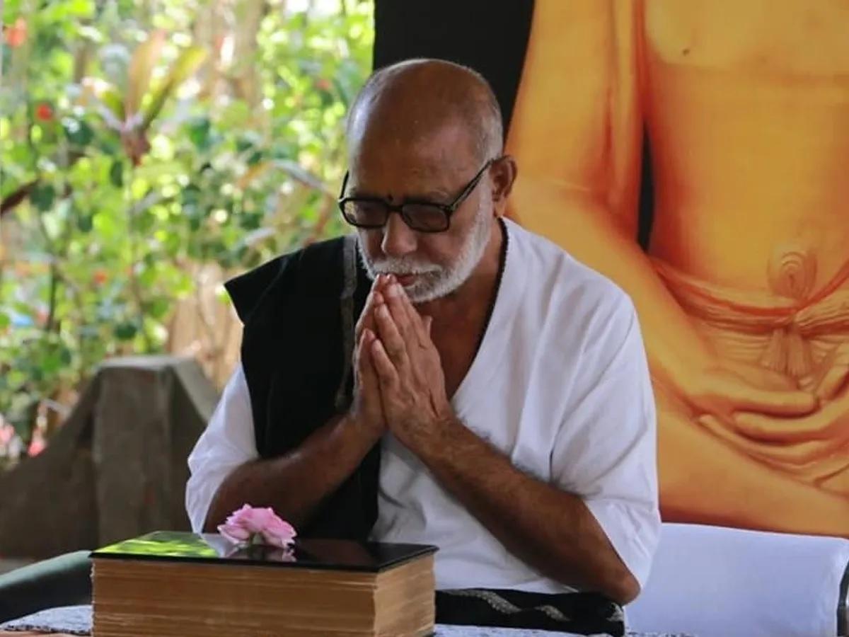 as-hirabs-health-improved-morari-bapu-prayed-for-his-speedy-recovery